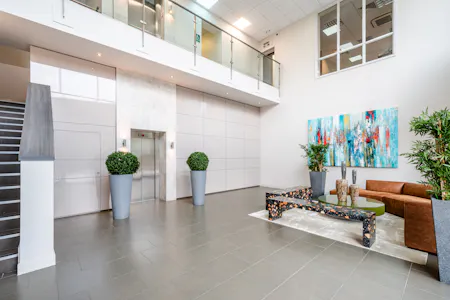 Suite 16 2 Station Court, London, Office To Let - Station Crt U16 - Low Res 8.jpg