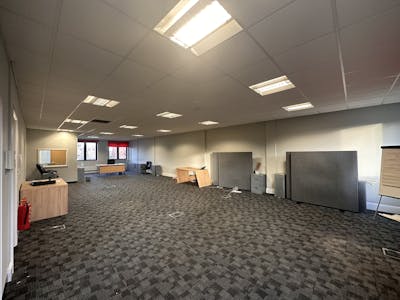 2nd Floor, 1 Twyford Place, Lincolns Inn Office Village, High Wycombe, Office To Let - IMG_2407.JPG