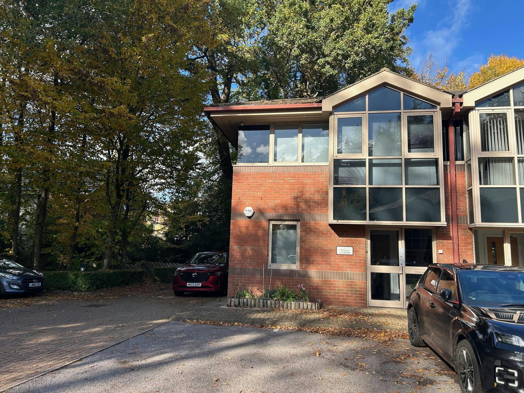 Unit 1, Wellington Business Park, Crowthorne, Offices To Let - 17.jpg