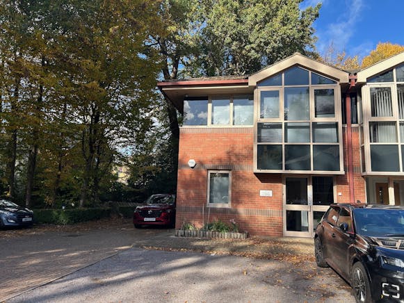 Unit 1, Wellington Business Park, Crowthorne, Offices To Let - 17.jpg