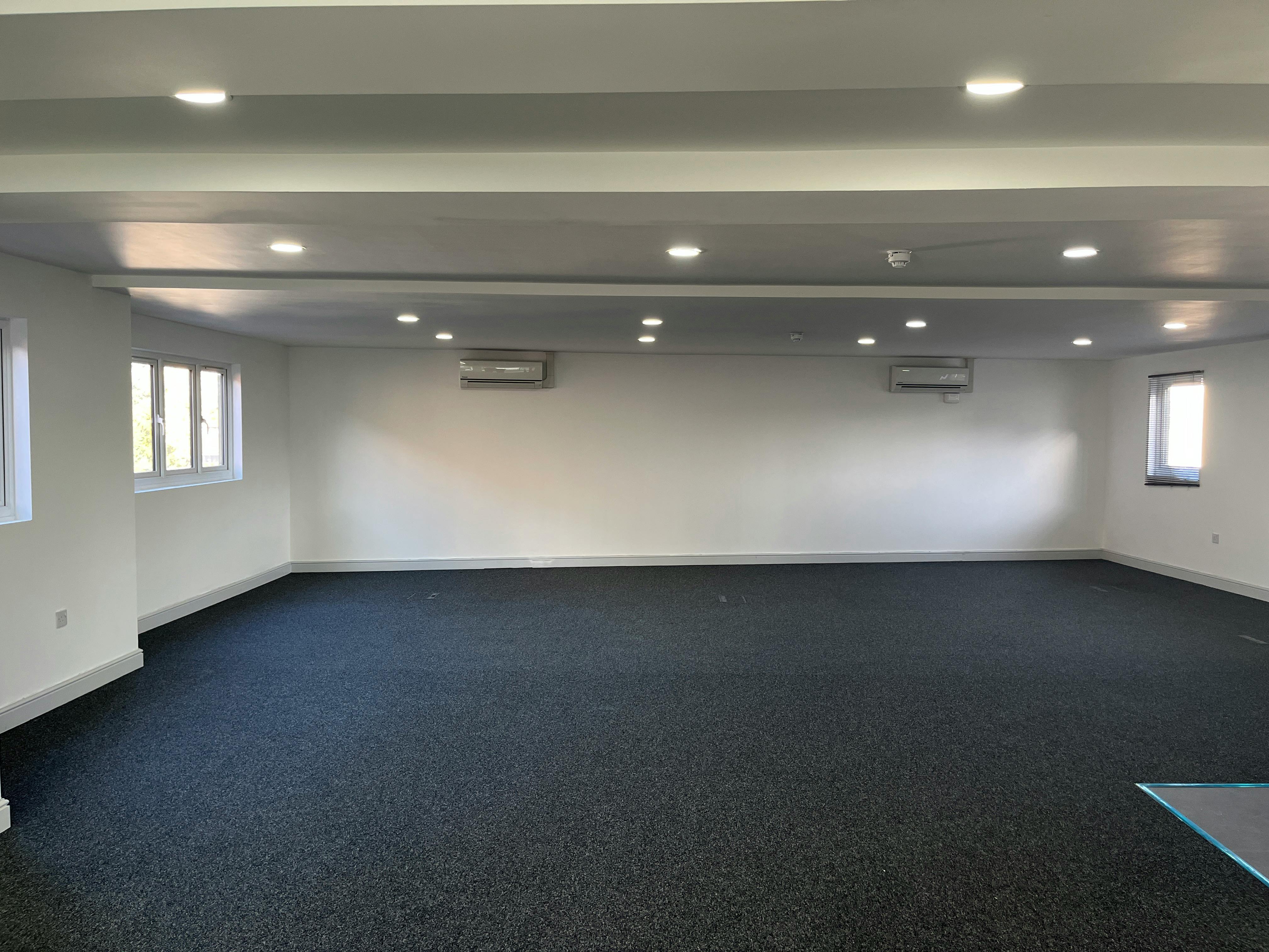 Second Floor Offices, 79-81 High Street, Marlow, Offices To Let - 20251104_133551347_iOS.jpg