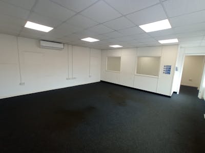 Units 1 & 2 Bush Industrial Estate, Park Royal, Industrial / Warehouse To Let - 4.jpg