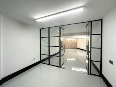 Arch 13a Goswell Hill, Windsor, Leisure / Office / Retail To Let - IMG_4063.JPEG