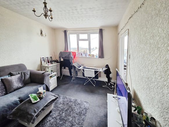 273 Kiln Road, Benfleet, Investment For Sale - 52450ab1-WhatsApp 20Image 202026-02-18 20at 201.17.25 20PM.jpeg