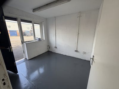 Units 6 & 7, ARD Business Park, New Inn, Industrial To Let - Int pic 67 ARdjpg 3.jpg