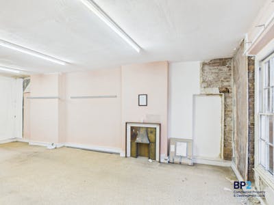 12 Guildhall Square, Carmarthen, Office / Retail - In Town To Let - CAM03725G0-PR0079-STILL012.jpg