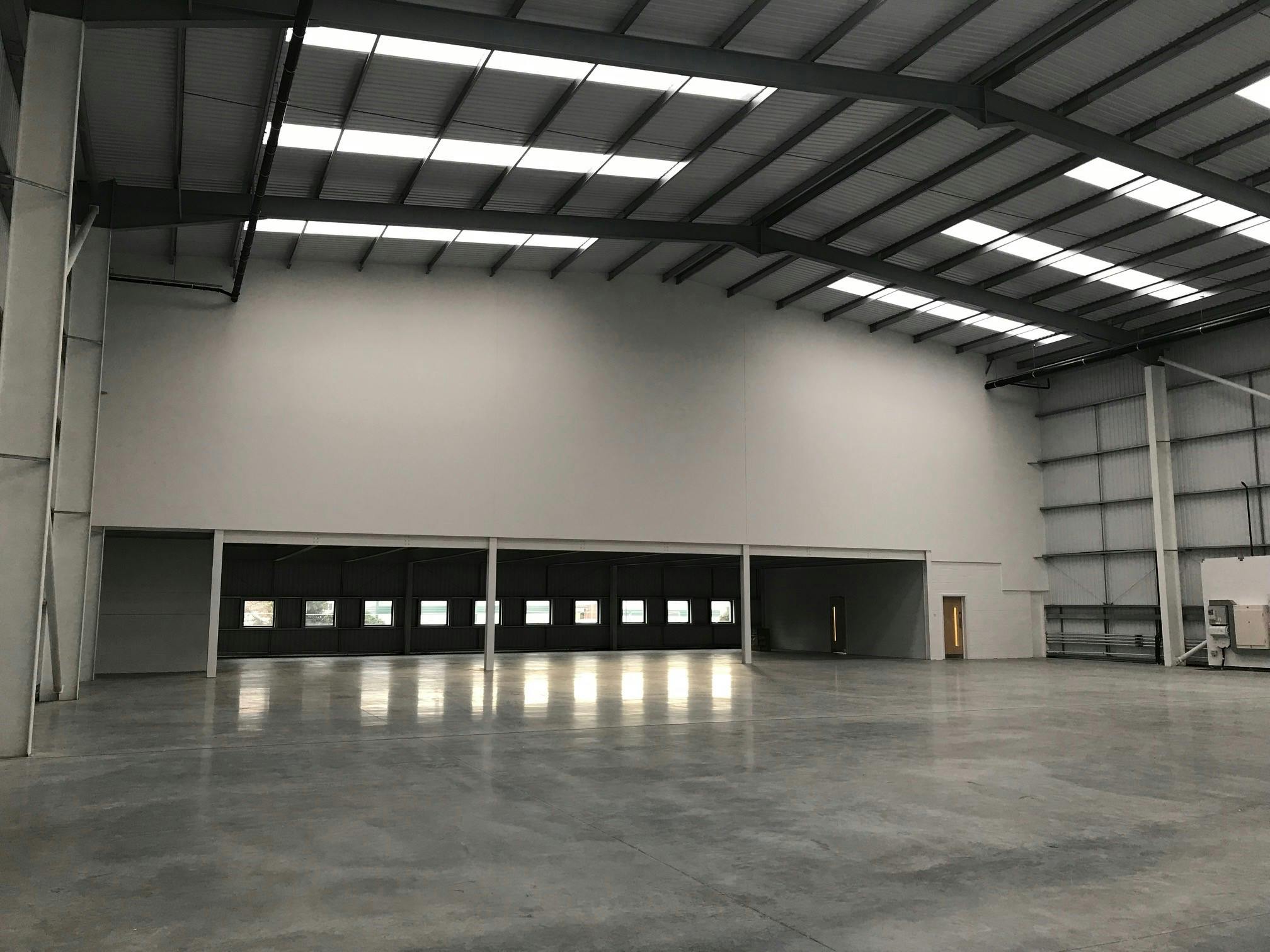 Office in Slough - photo 3