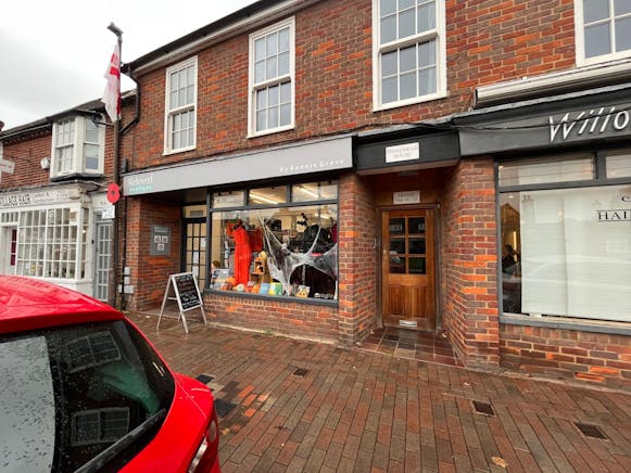 Stonemead House, Chalfont St. Giles, Investment For Sale - WhatsApp Image 20251029 at 144258_fd74a876.jpg