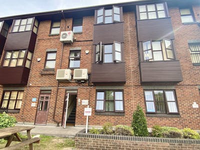 Unit 4, Kensworth Gate, Dunstable, Office To Let - IMG_1694.JPG