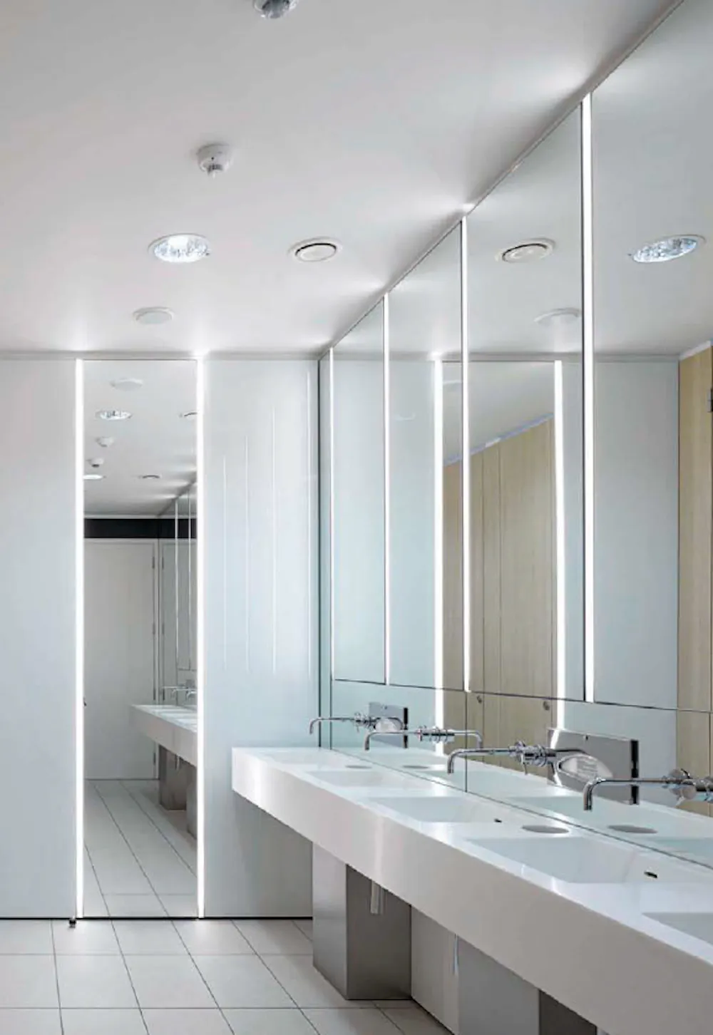 10 Hammersmith Grove, London, Office To Let - 10 Hammersmith Grove  LOO.png