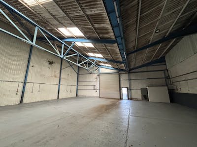 Unit E, Pantglas Industrial Estate, Caerphilly, Industrial To Let - IMG_7162.jpeg