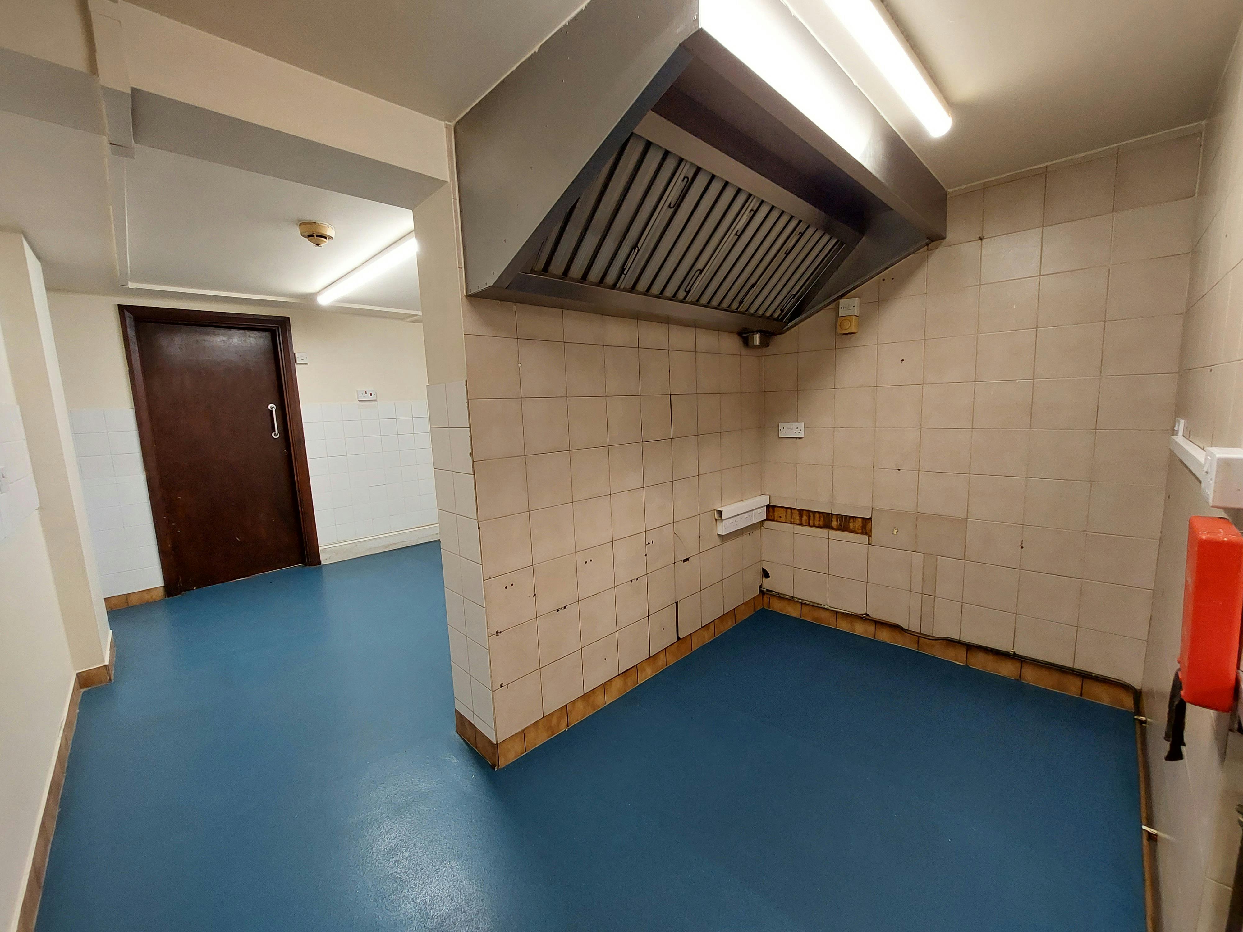 Retail/Shop in Swadlincote - photo 2