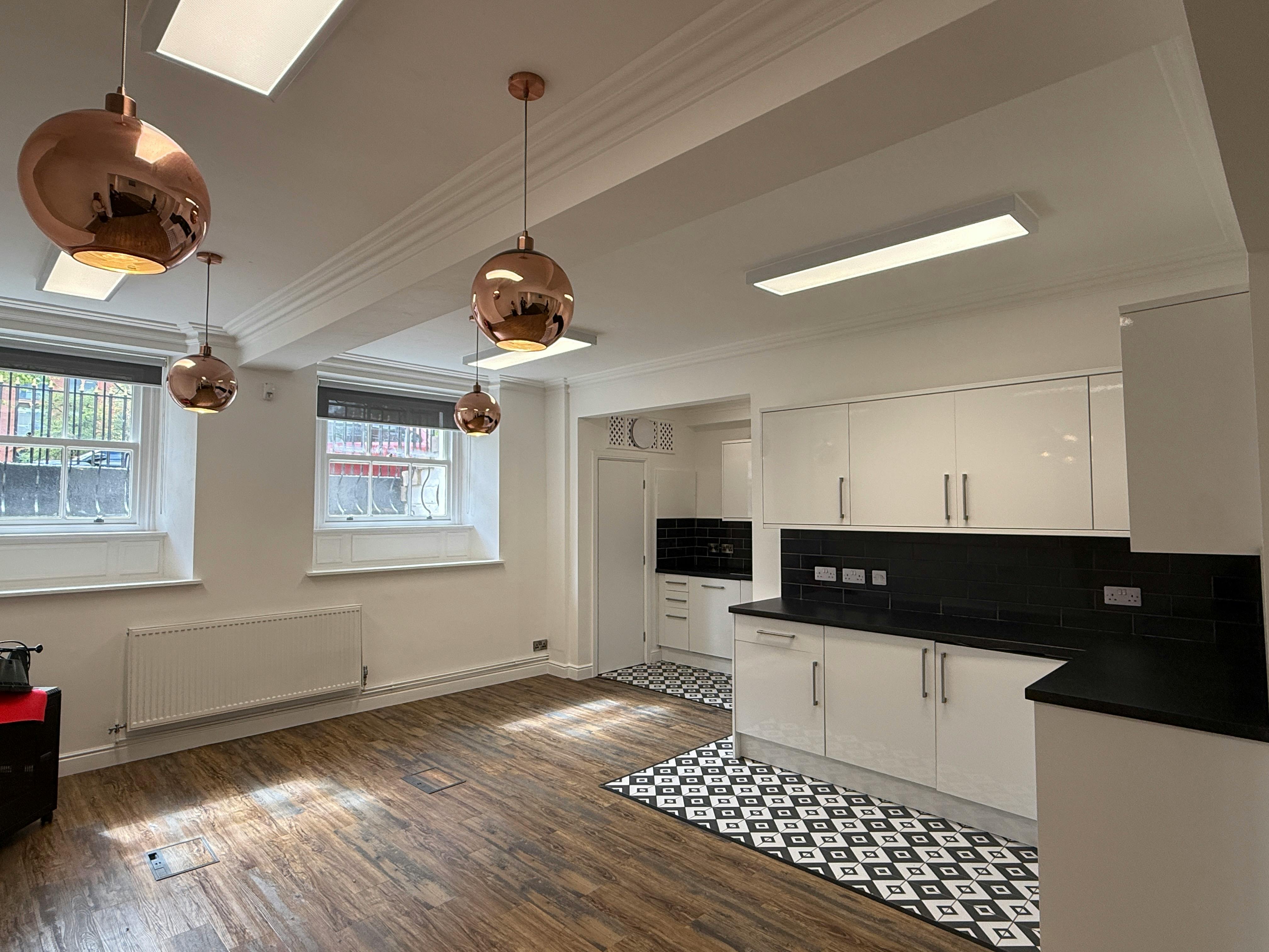 37 Park Square North, Leeds, Offices To Let - 20260416_113201798_iOS.jpg