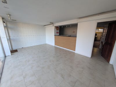 7 Creswell Corner, Woking, Retail For Sale - 1000036900.jpg