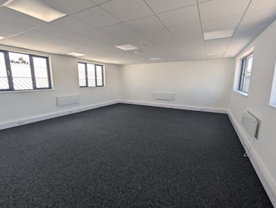 Unit L Penfold Industrial Park, Unit L, Watford, Industrial / Warehouse To Let - PXL_20240621_093935489.jpg