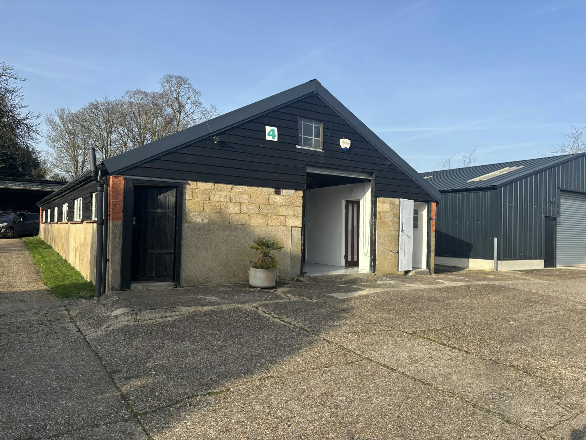 4 Pinkneys Farm, Maidenhead, Industrial To Let - IMG_7538.JPEG