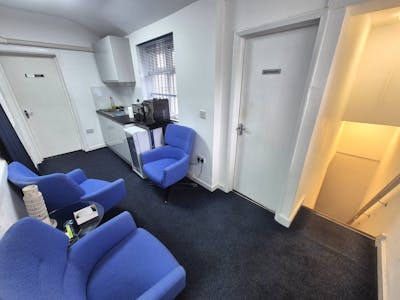 8-10 Rochdale Road, Oldham, Office / Retail For Sale - 20260213_144018.jpg