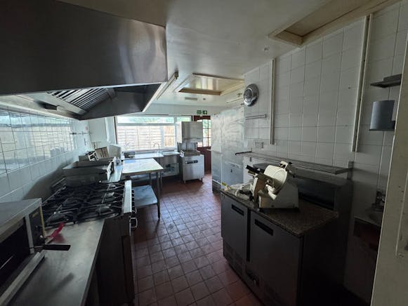 140-142 Sutton Road, Southend-On-Sea, Retail To Let - IMG20250819WA0016.jpg