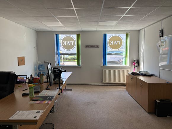 Unit 2 Princes Court, Ferndown, Office To Let - IMG_6184.JPEG