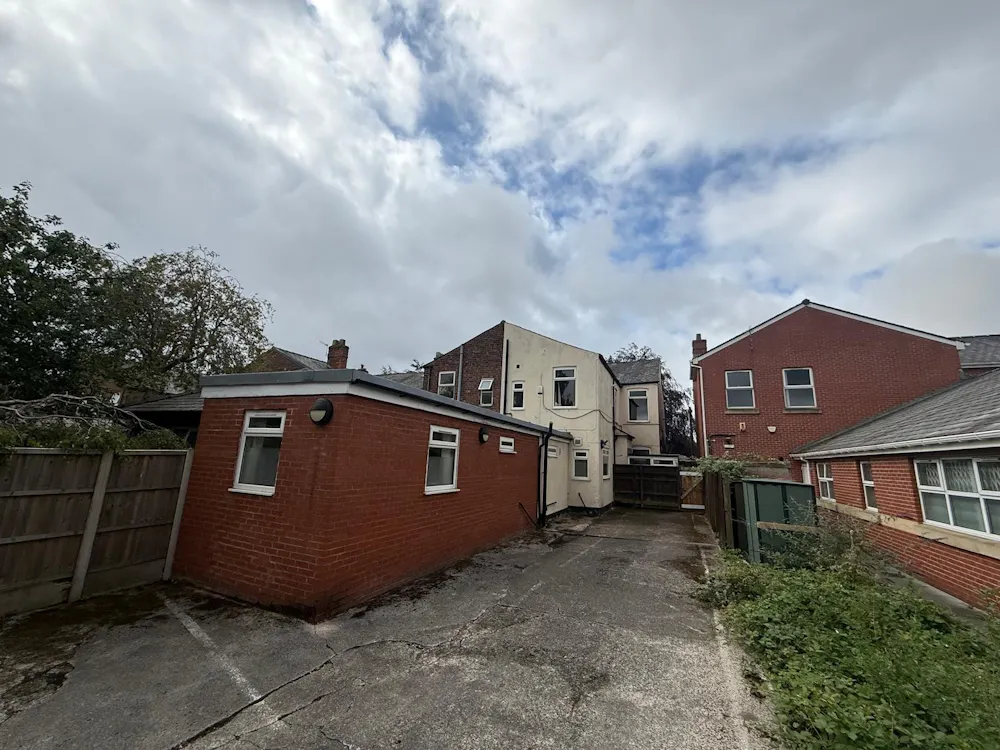 278 Manchester Road - 21.jpg