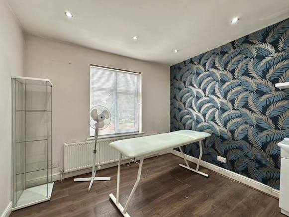 93 Stockingstone Road, Luton, Other / Retail For Sale - IMG_1487.JPG