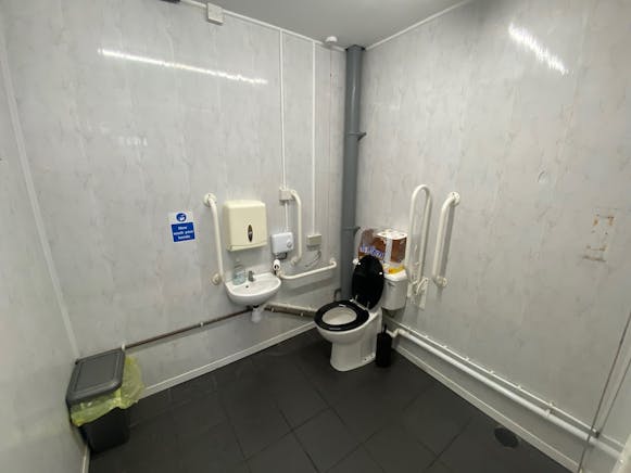 38 Singleton Street, Swansea, Retail To Let - Toilet.jpg