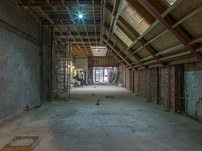 176-178 Bermondsey Street, London, Leisure / Office / Showroom To Let - Internal 1