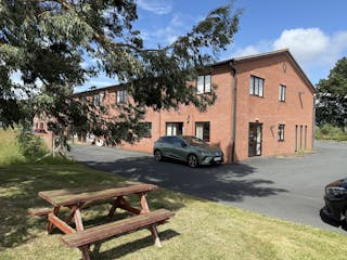 Units A & C B7 North, Willow End Park, Malvern, Office To Let - Image 1