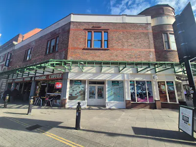 4 Warren Street, Stockport, Retail To Let - 20260909_162325.jpg