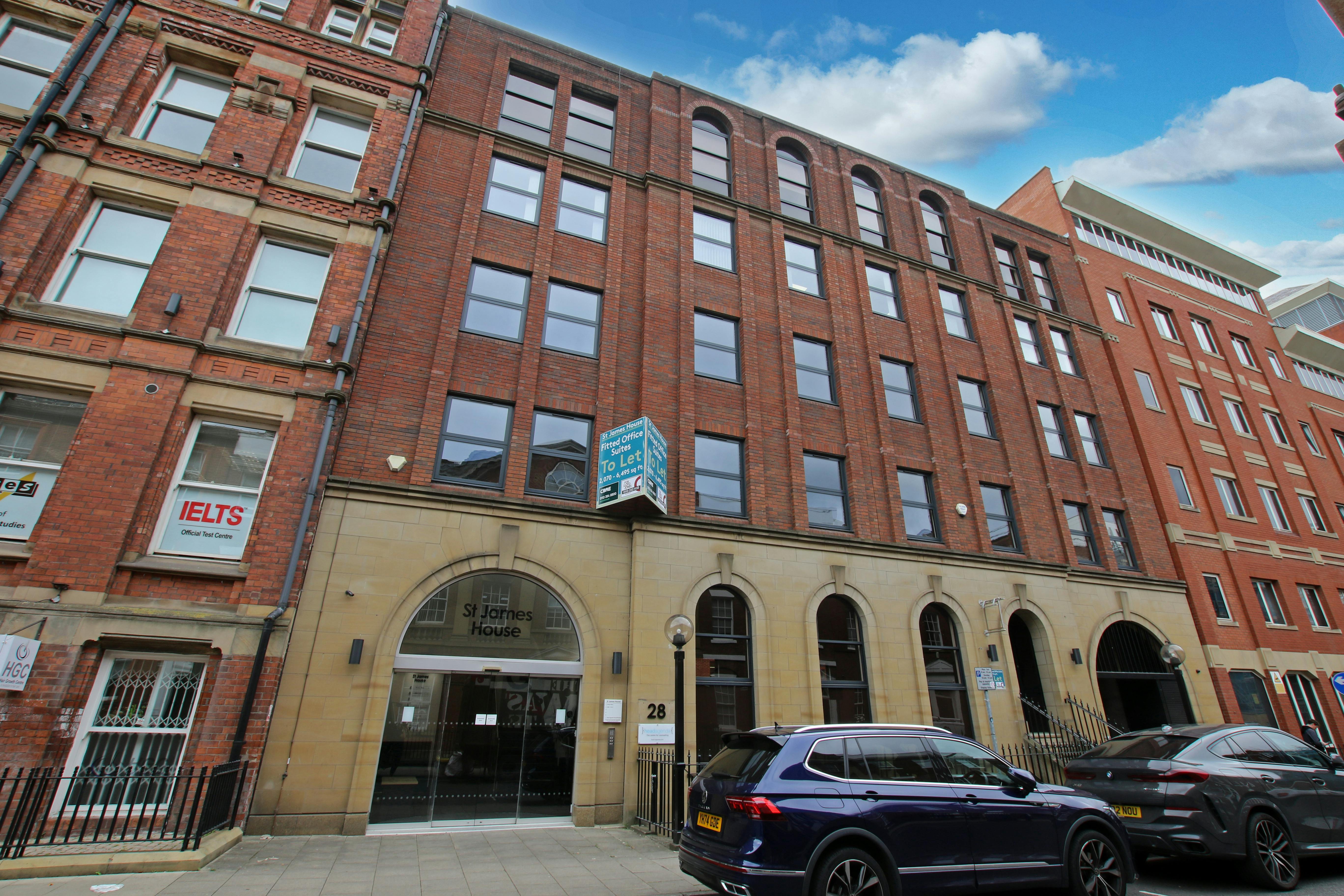 St James House, Leeds, Offices To Let - L7D_5940 edit blue sky.jpg