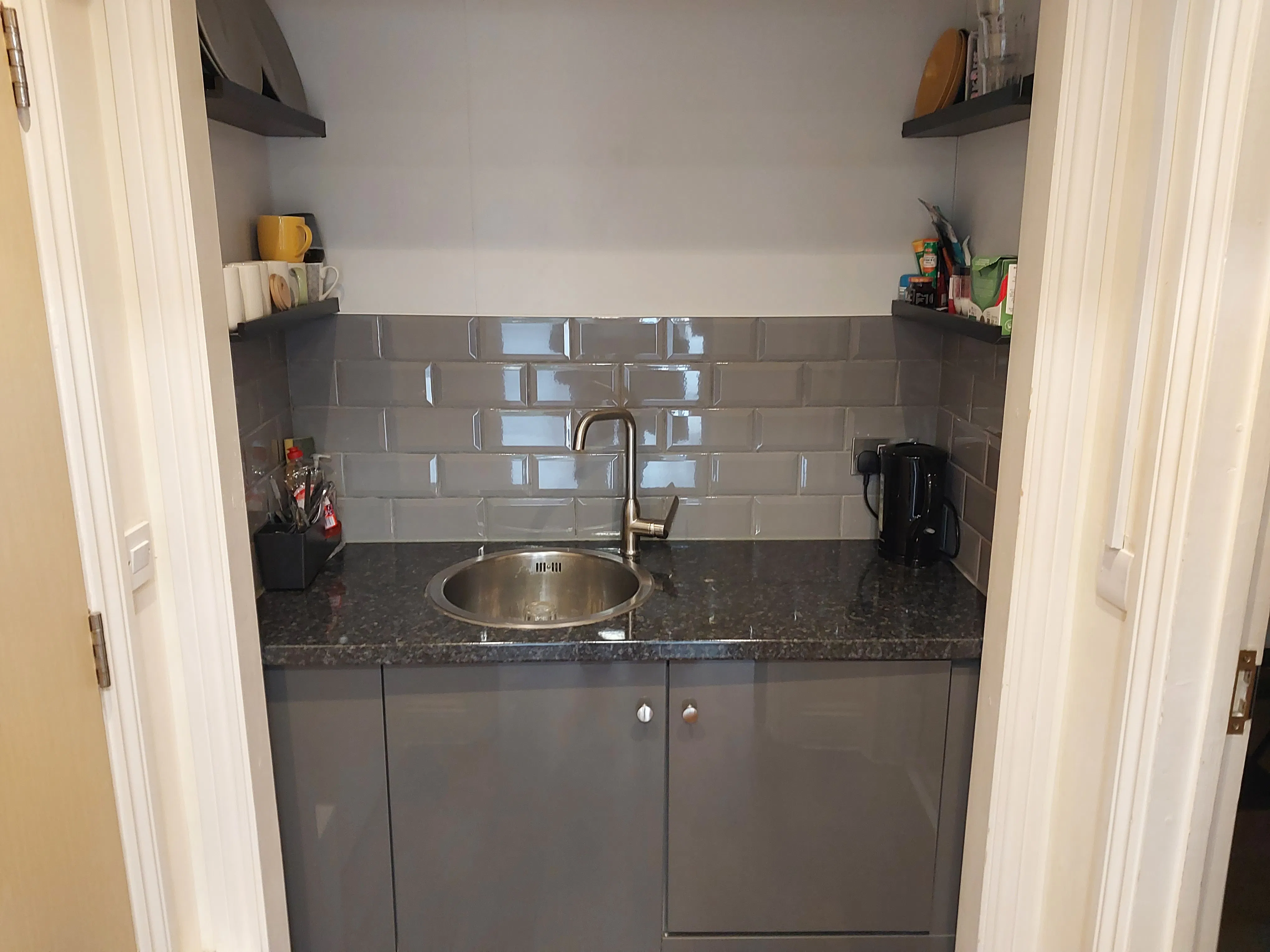 79 High Street, Crowthorne, Retail To Let - 20260827_093129.jpg