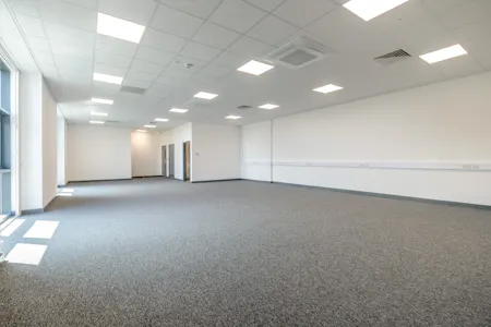 Unit 16, Central Trading Estate, Mosley Road, Trafford Park, Industrial To Let - 8698361-interior13-800.jpg