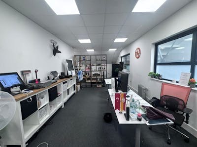 6J West Mews, London, Industrial/Logistics Lease Assignment - 2.jpg