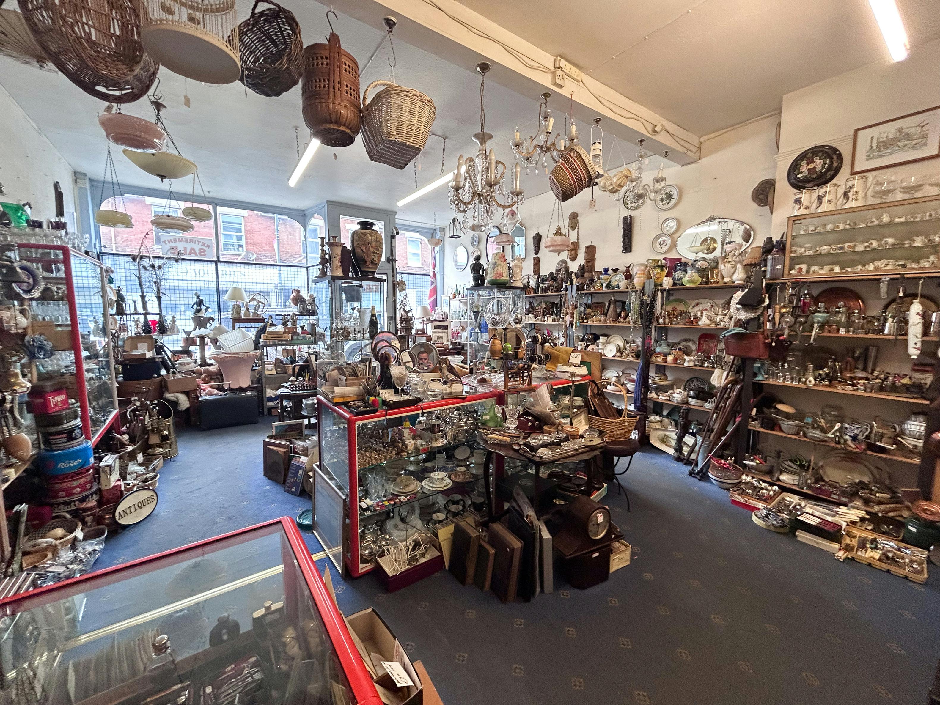 Retail/Shop in Bournemouth - photo 2