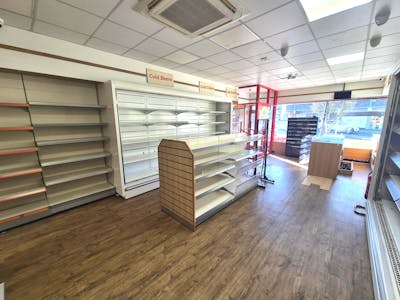 7 The Hollins, Stockport, Retail To Let - 20250304_090551.jpg
