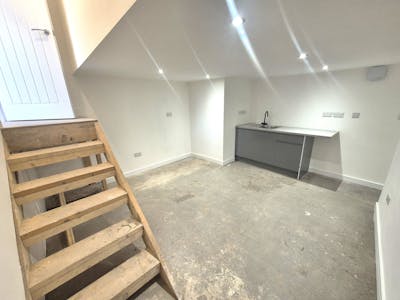 88-90 Wellington Road South, Stockport, Retail To Let - 20251110_124902.jpg