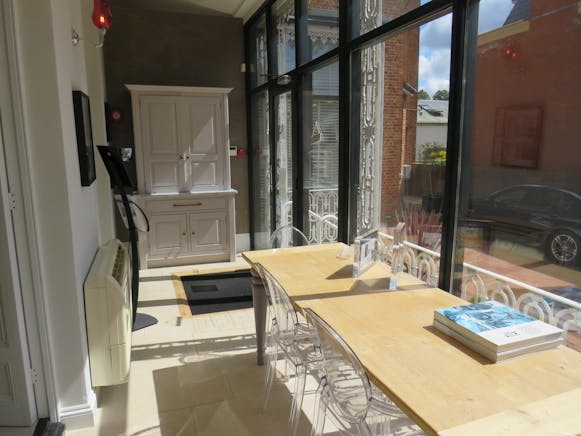 The Lodge, Hartley Wintney, Offices / Retail To Let - IMG_1799.JPG