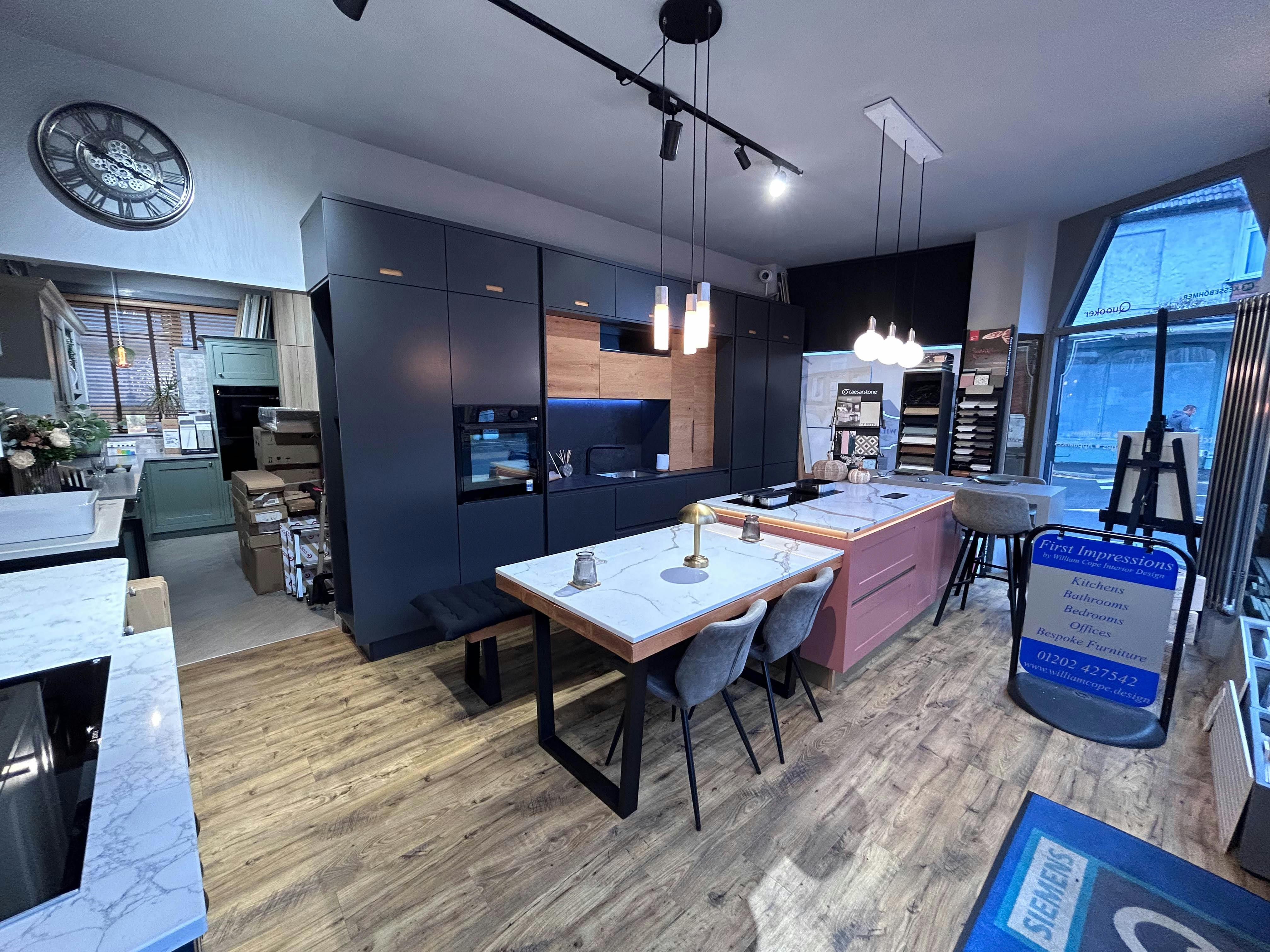 Retail/Shop in Bournemouth - photo 2