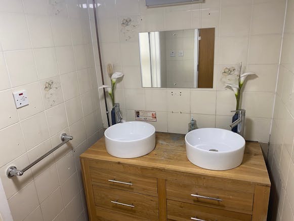 Unit 12, Celtic Trade Park, Bruce Road, Swansea, Offices To Let - Bathroom.jpg