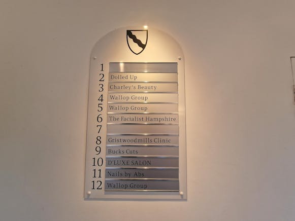 The Old Coach House, Basingstoke, Office To Let - 20250429_111449.jpg