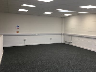 Unit 5 Vale Industrial Centre, Southern Road, Aylesbury, Industrial / Trade Counter / Warehouse / Workshops To Let - Photo 7