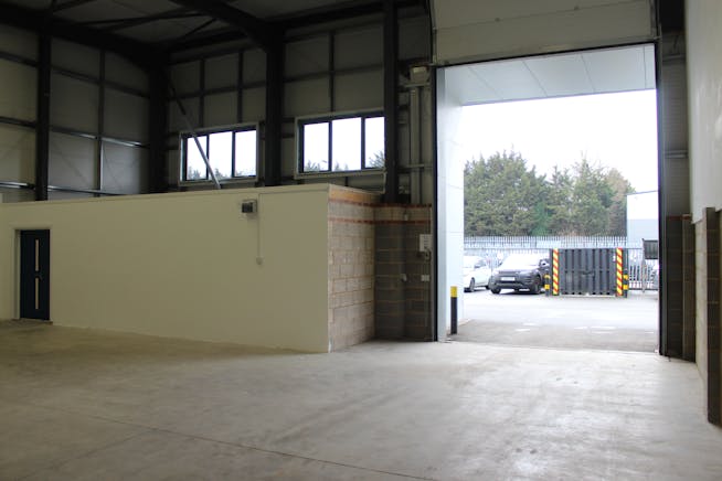 4 Abbey Point, Waltham Abbey, Industrial To Let - IMG_0667.JPG