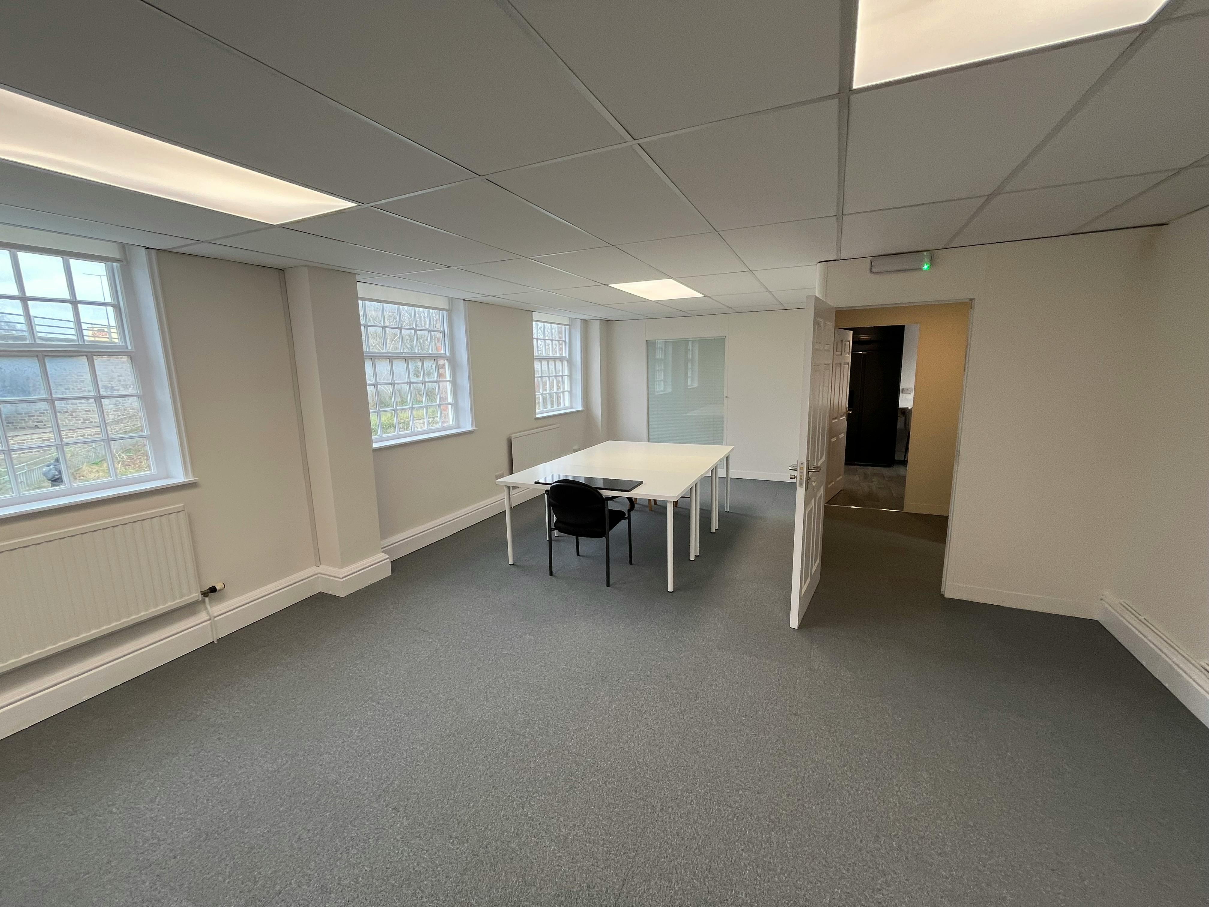 2 Thorp House, Macclesfield, Offices To Let - IMG_1172.jpg