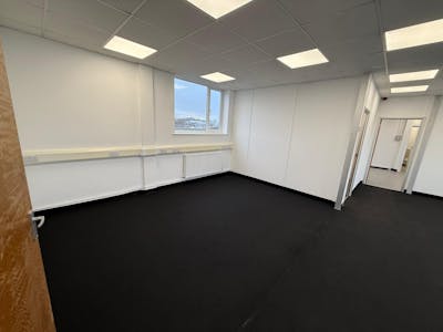 11 Totman Crescent, Rayleigh, Industrial / Office To Let - WhatsApp Image 2026-01-06 at 13.51.13 (2).jpeg