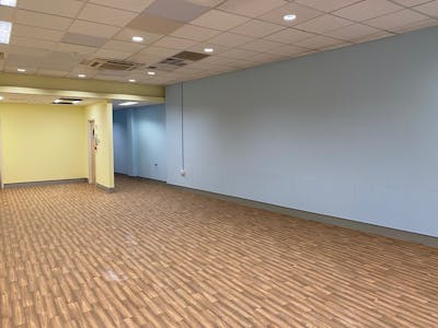 23 Cowell Street, Llanelli, Retail To Let - Int3.jpg