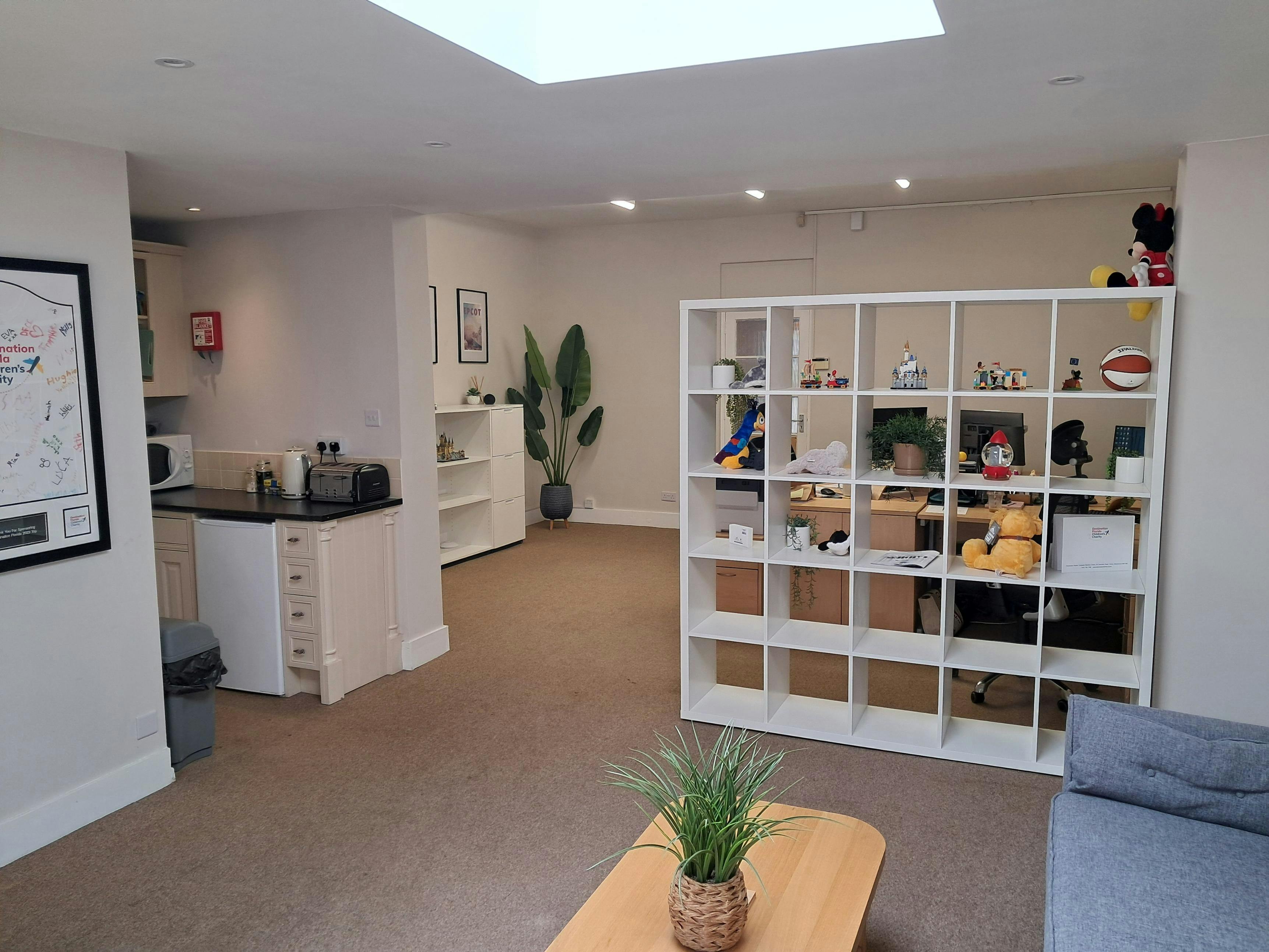 5 Royal Hunt House, Ascot, Retail To Let - proZZOlVYA7.jpeg