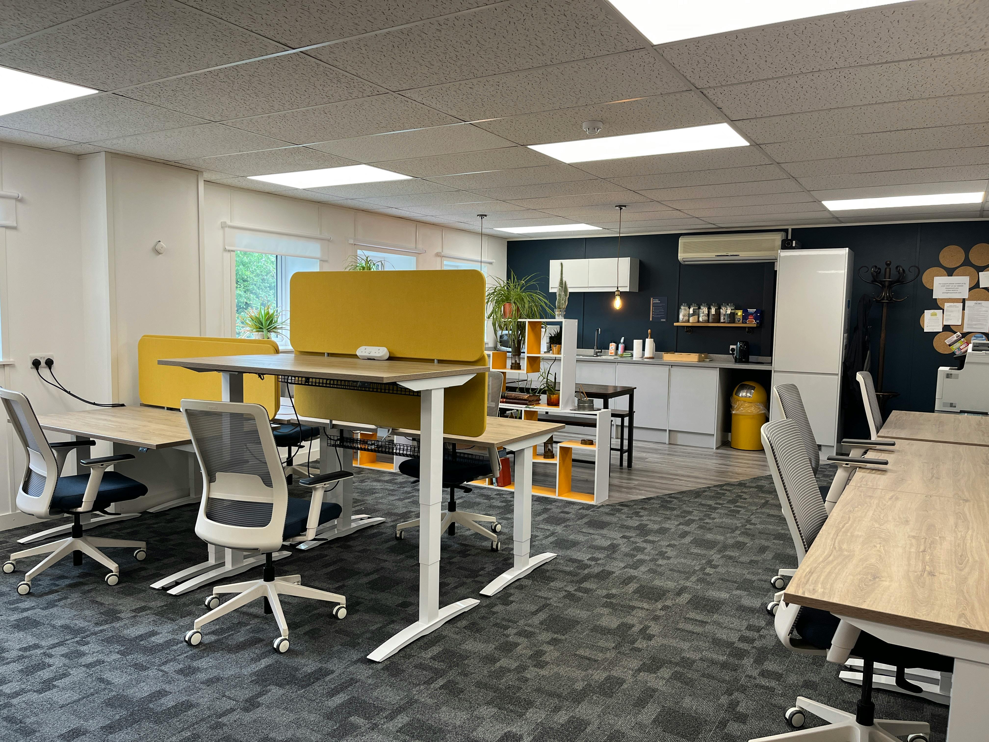 First Floor Offices, 2D Station Yard, Thame, Offices To Let - IMG_2820.JPG