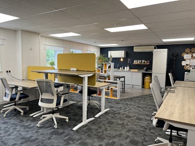 First Floor Offices, 2D Station Yard, Thame, E (Commercial / Business / Service) / Office To Let - IMG_2820.JPG