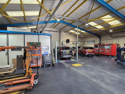 Unit 18, Stockport, Industrial/Logistics / Trade Counter To Let - 20260304_102922.jpg
