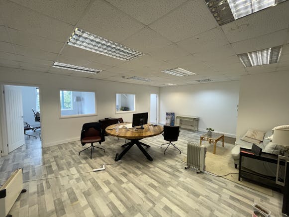 C6 Station Yard, First Floor Office, Thame, Office To Let - IMG_3878.JPG